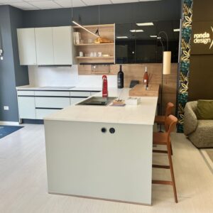 Cucina con penisola Produzione Tedesca Senso